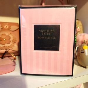 💝Victoria secret bombshell perfume 💖